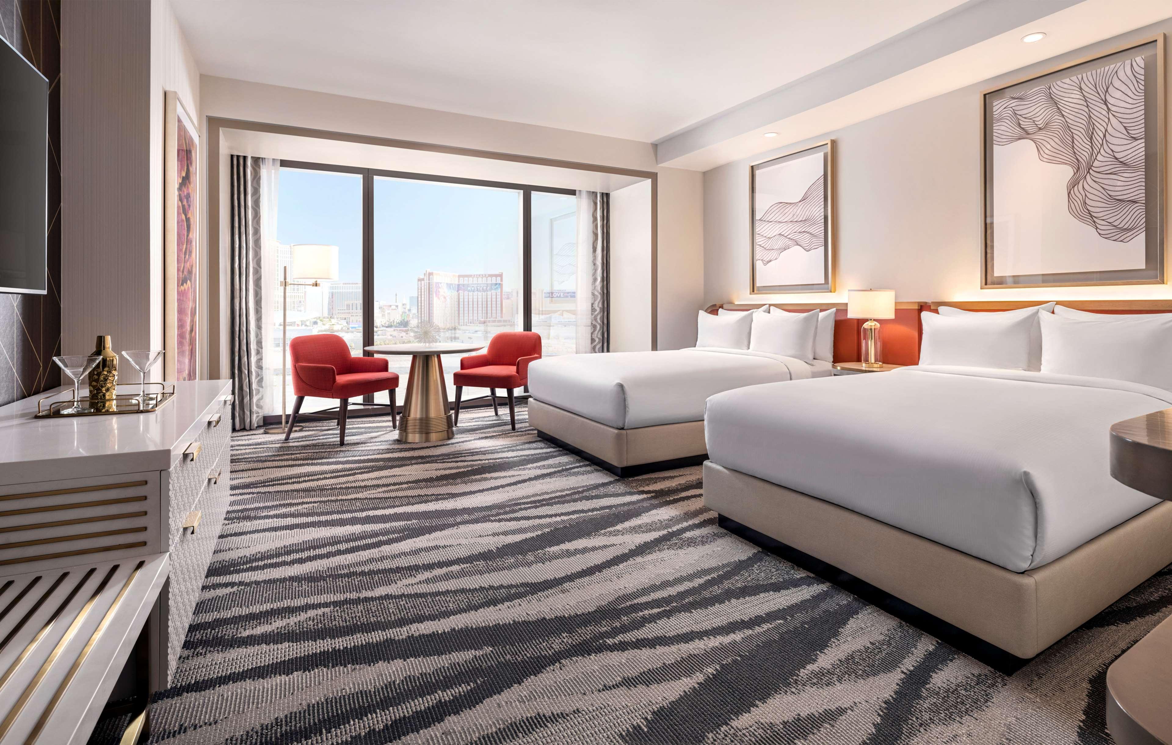 Conrad Las Vegas At Resorts World Exteriör bild A guest room at the Wynn Las Vegas