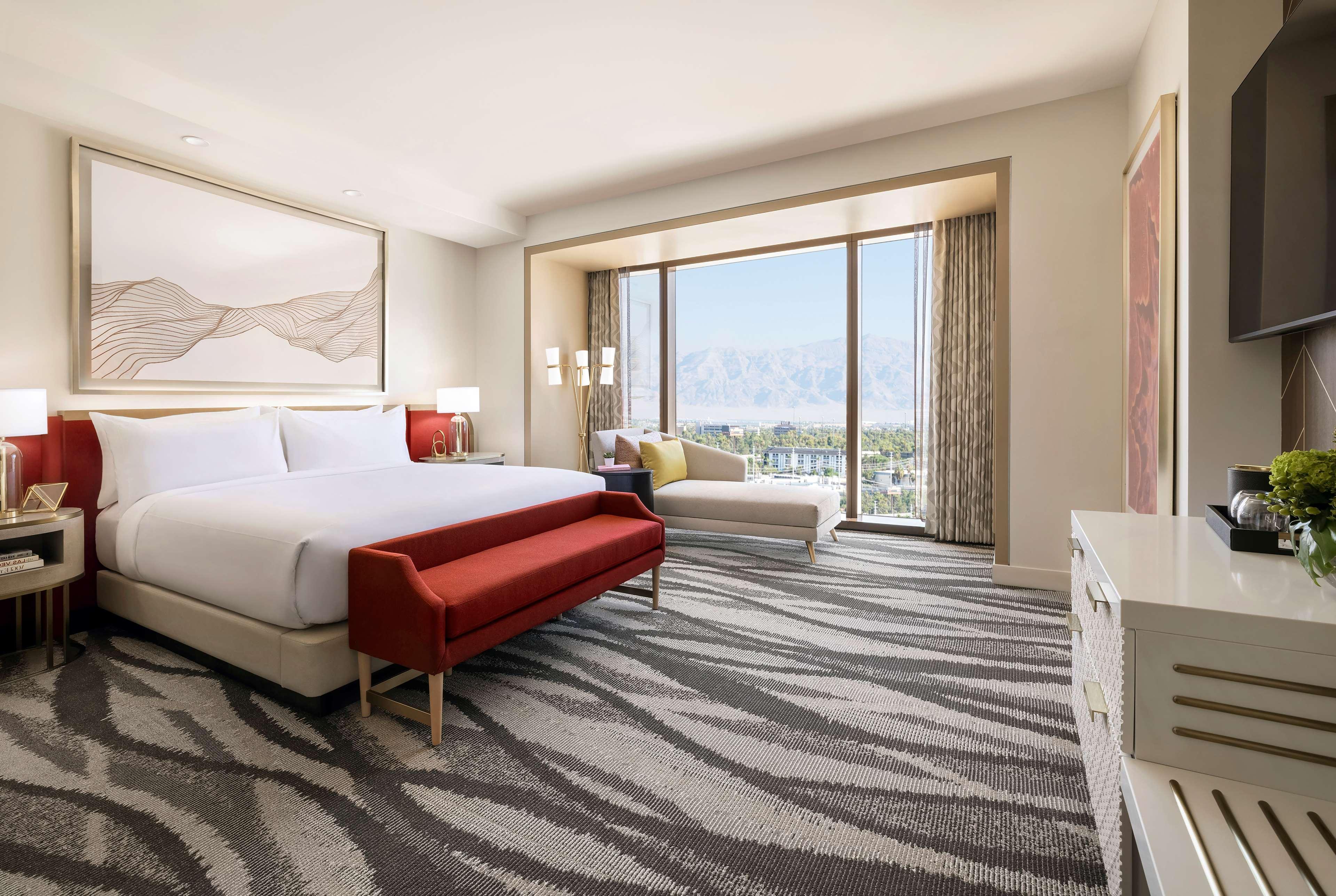 Conrad Las Vegas At Resorts World Exteriör bild A guest room at the Hilton Ras Al Khaimah