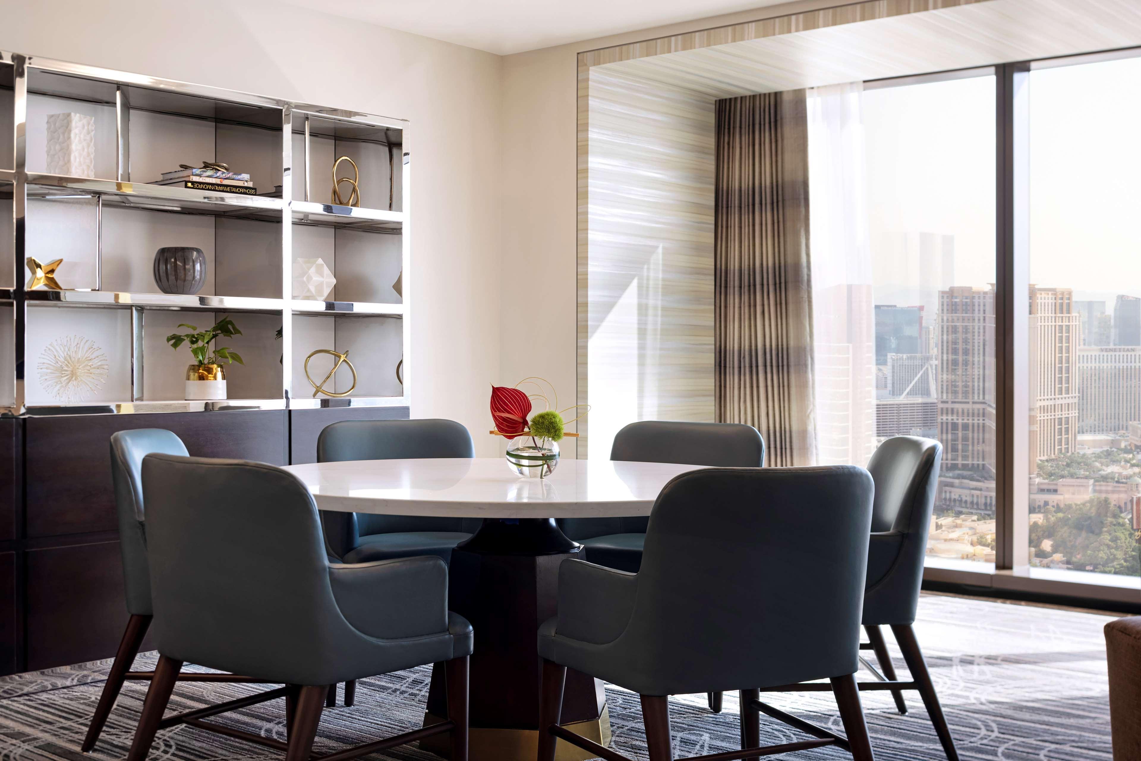 Conrad Las Vegas At Resorts World Exteriör bild A dining room in a suite at the MGM Grand