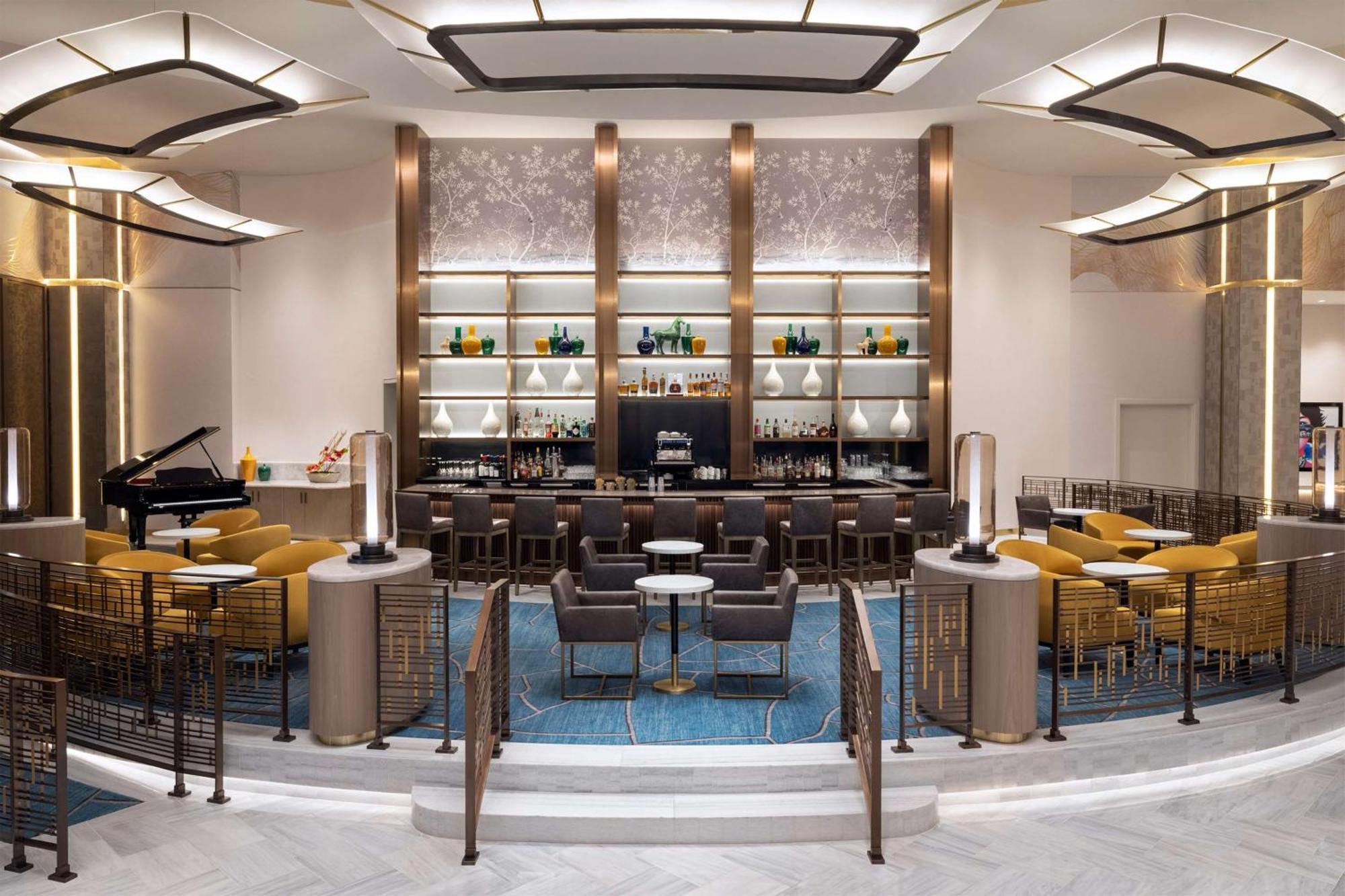 Conrad Las Vegas At Resorts World Exteriör bild The bar at the lounge