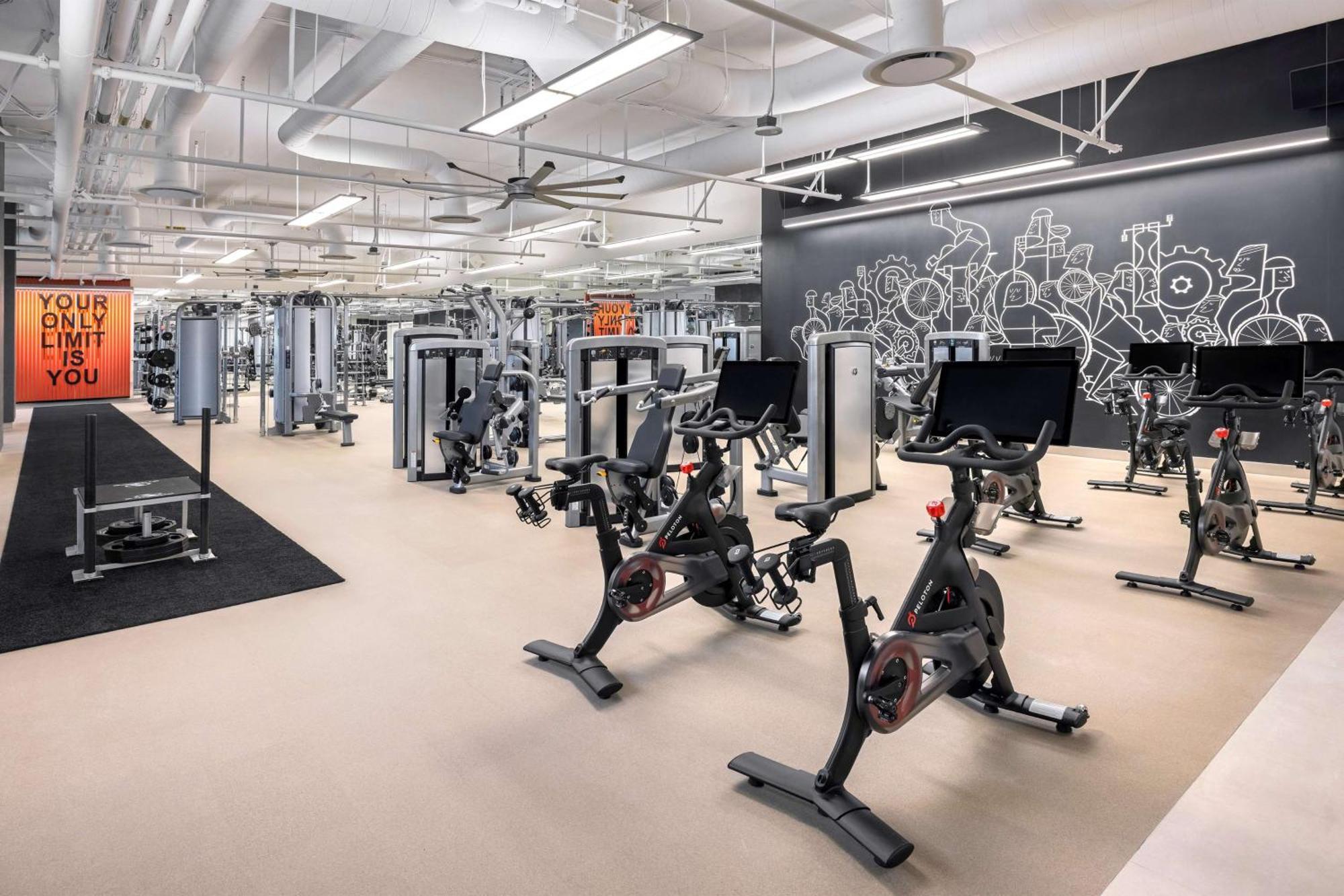 Conrad Las Vegas At Resorts World Exteriör bild The gym at the 2018 London Marathon