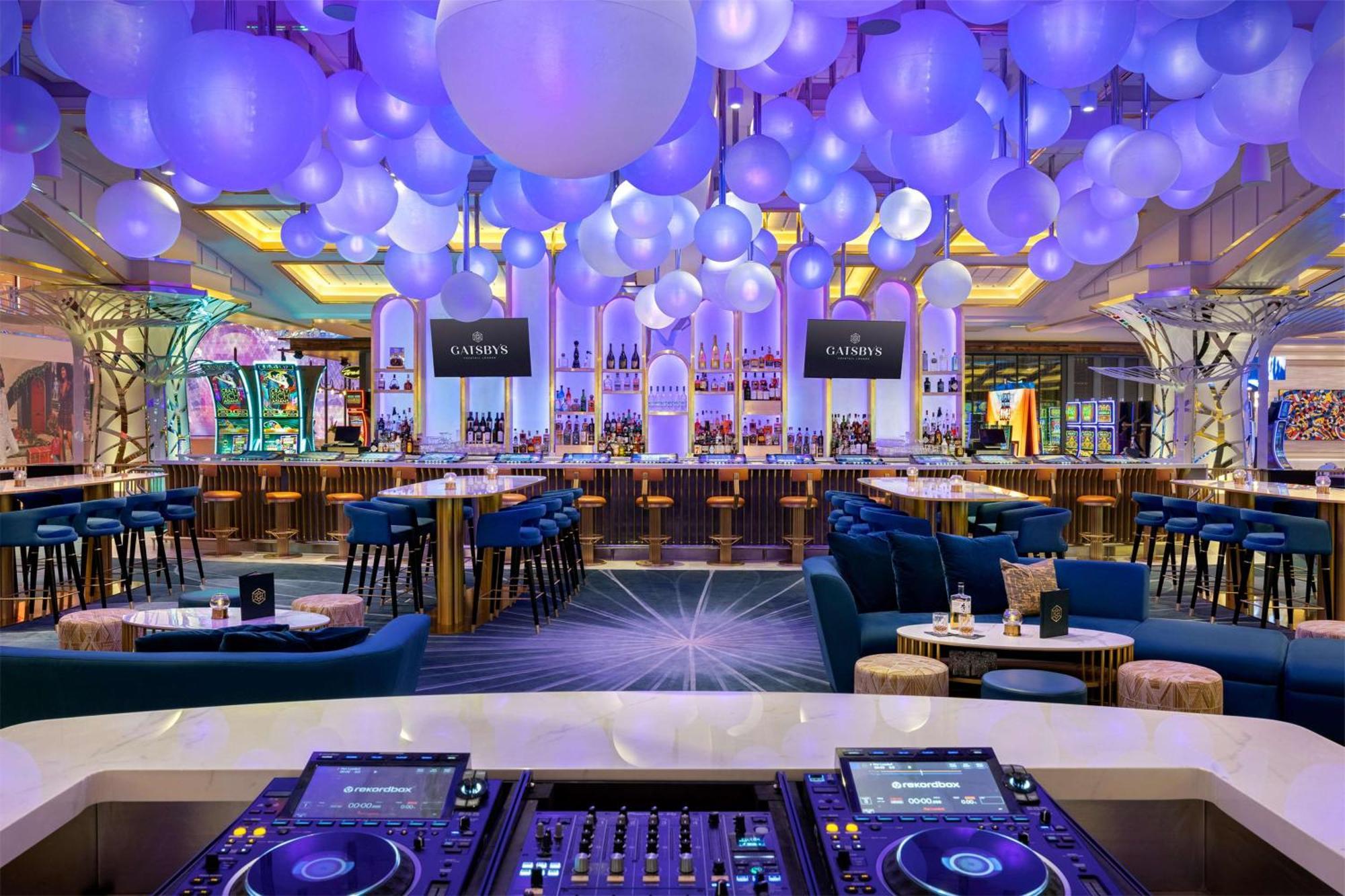 Conrad Las Vegas At Resorts World Exteriör bild The interior of the nightclub